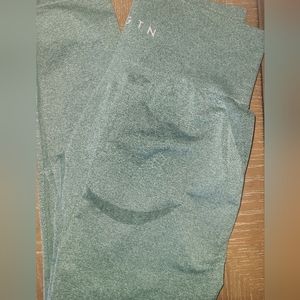 NVGTN contour seamless leggings, forest green size large